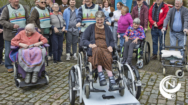WZC De Troon : rolstoelplateaufiets