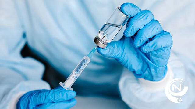 Alle boosterprikken in Vlaanderen zullen gezet worden met aangepaste coronavaccin 
